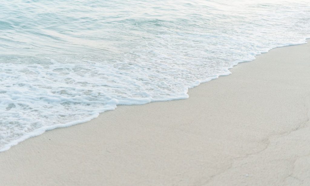 What are the Breathtaking Fall Foliage Road Trip Destinations in Canada?